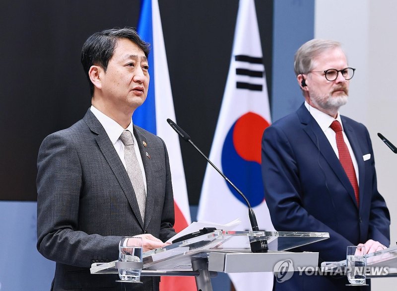 한ㆍ체코 원전산업 협력 약정 체결식에서 발언하는 안덕근 산업부 장관 (출처=연합뉴스)