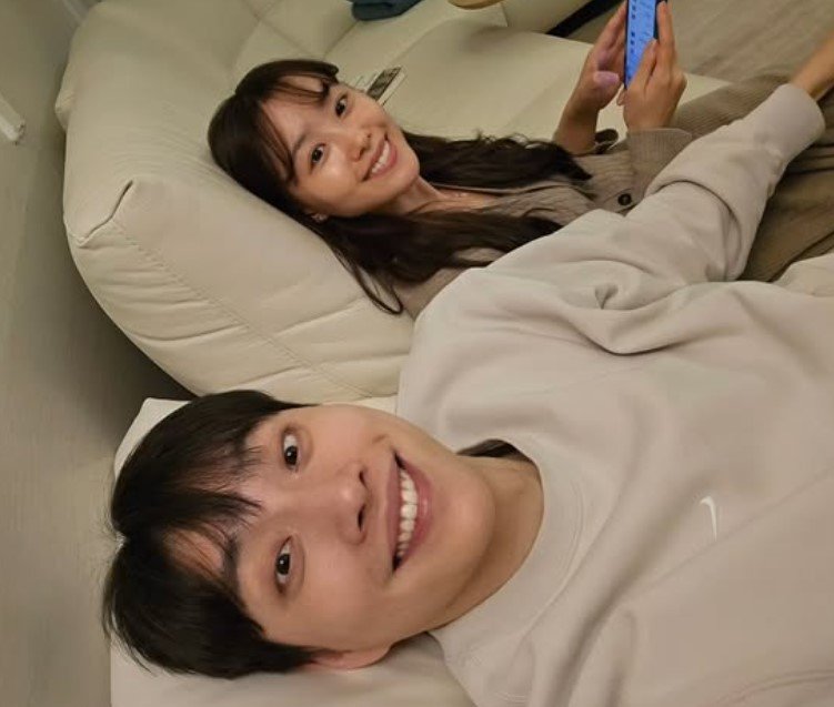 "신혼의 맛" 박위♥송지은, 침대 셀카→출근길 애정 뿜뿜