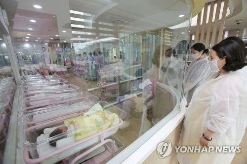 출산 (출처=연합뉴스)