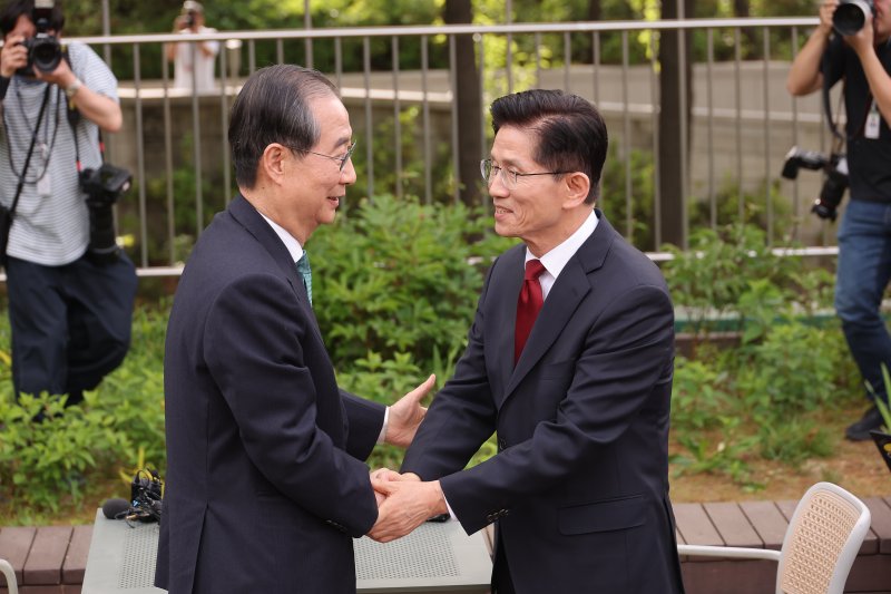 '갈길 바쁜데 산으로 가는' 단일화..김문수-한덕수 2차회동도 '빈손'