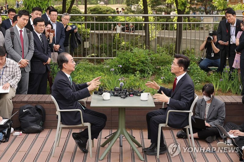 김문수-한덕수, 단일화 관련 2차 회동 (출처=연합뉴스)