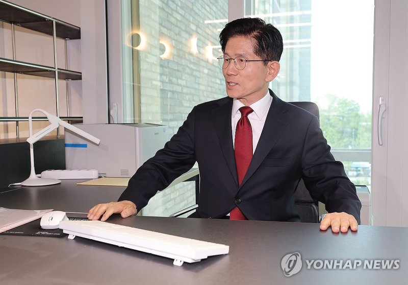 김문수 후보, 국민의힘 당사 대선 후보 사무실 입장 (출처=연합뉴스)