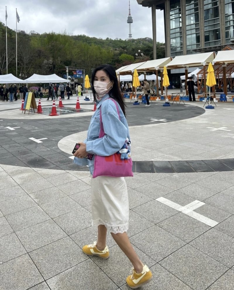 '장동건♥' 고소영, 채소 시장서 포착…우아한 미모