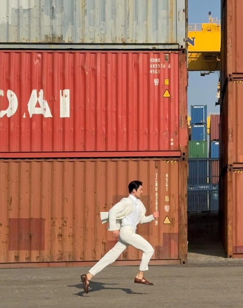 '신민아♥' 김우빈, 아들 낳으면 이런 모습? 한손으로 아이 번쩍
