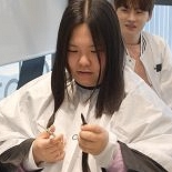 17kg 감량한 ′박서진 동생′ 효정, 10년 만에 단발머리 변신