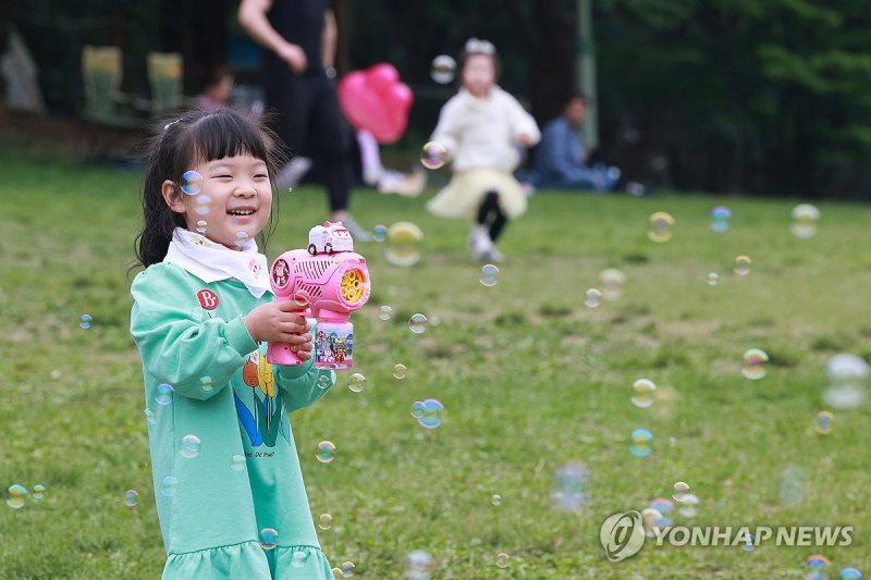 '오늘은 우리들 세상!'…어린이날 맞아 곳곳 나들이 즐기는 시민들 (출처=연합뉴스)