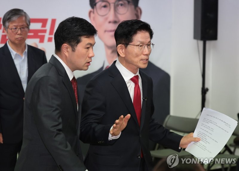 정책 발표 마친 김문수 후보 (출처=연합뉴스)