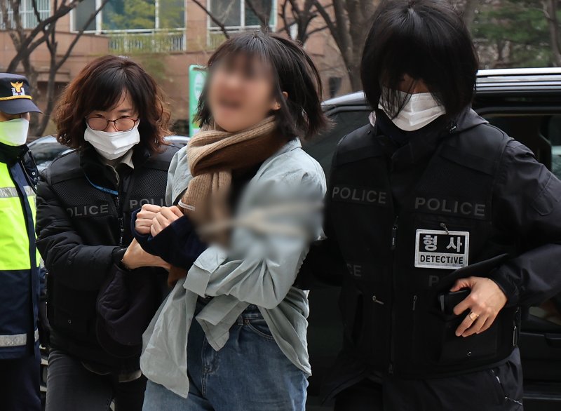 한국대학생진보연합(대진연) 회원이 지난해 3월 12일 오전 서울 양천구 서울남부지방법원에서 열리는 구속 전 피의자심문(영장실질심사)에 출석하고 있다. 2024.3.12/뉴스1 ⓒ News1 김진환 기자
