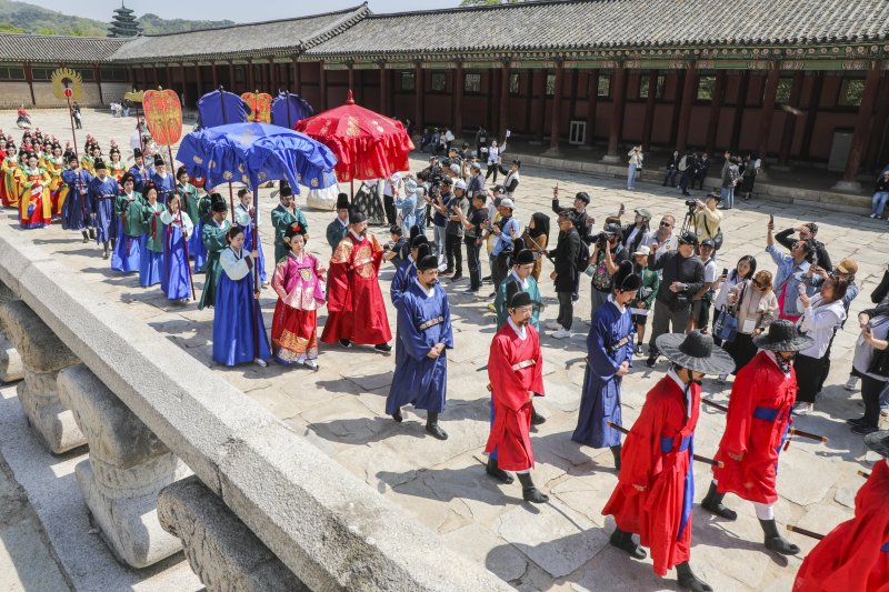 '2025 봄 궁중문화축전' 성료..70만명 운집