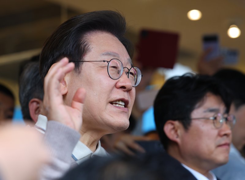 이재명 "싱크홀·화재·물난리 등 재난재해 대응책 만들겠다"