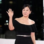 라미란, 절친 김숙과 한식구…티엔엔터 계약