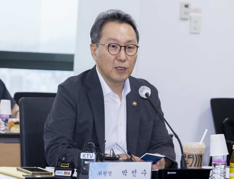 [서울=뉴시스] 박민수 보건복지부 제2차관이 지난해 9월 6일 오후 건강보험정책심의위원회에서 발언하고 있는 모습. (사진=보건복지부 제공) 2024.09.06. photo@newsis.com *재판매 및 DB 금지