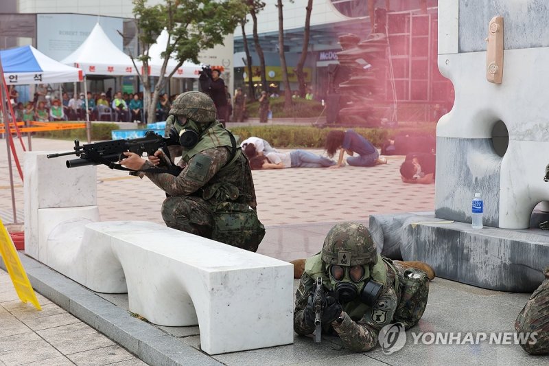 훈련 중인 육군 32사단 (출처=연합뉴스)