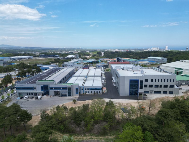 강원 강릉 과학산업단지에 위치한 미코세라믹스 강릉 제4공장 전경. 뉴스1