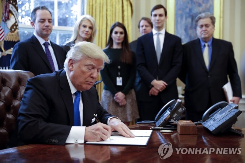 [교황 선출] 베팅업계 다 틀렸지만…트럼프 책사는 주시하고 있었다 (출처=연합뉴스)