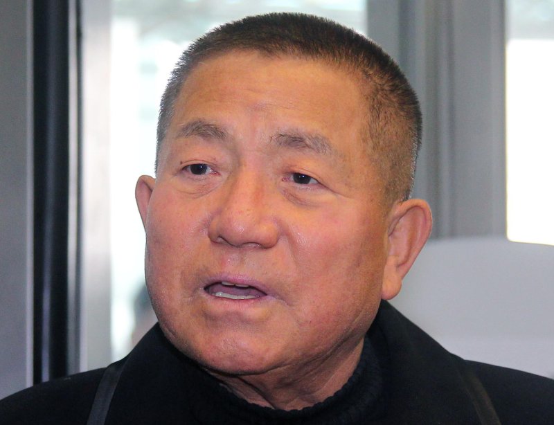 (서울=뉴스1) 김진환 기자 = ‘페가수스 토토 아저씨’로 알려진 방송인 이상용(81)씨가 9일 오후 별세했다. 소속사 이메이드엔터테인먼트 관계자에 따르면 이씨는 오늘 오후 12시 45분쯤 서울 서초구 자택 인근 병원을 다녀오는 길에 갑자기 쓰러졌고, 응급실로 이송됐지만 결국 세상을 떠났다. 1944년 4월 충남 서천에서 태어난 고인은 고려대학교 임학과를 졸업한 뒤 1971년 CBS 기독교방송 MC로 방송계에 본격 데뷔했다. 이후 KBS의 인기 어린이 노래 프로그램인 '모이자 노래하자'의 진행을 맡으며 '뽀빠이'란 별칭으로 이목을 집중시켰