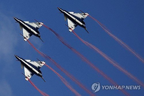 중국산 J-10 전투기 (출처=연합뉴스)