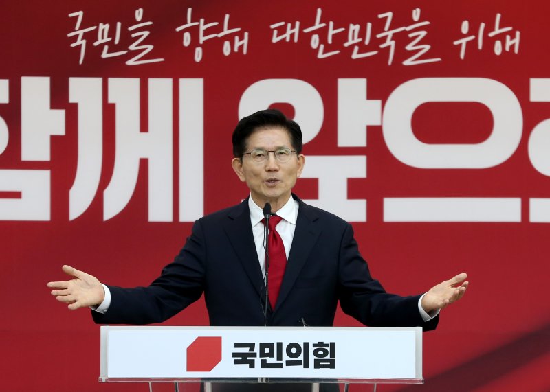 김문수 국민의힘 대통령 후보가 9일 경기 수원시 국민의힘 경기도당에서 열린 경기도당 선거대책위원회 발대식에서 인사말을 하고 있다. (김문수 캠프 제공. 재판매 및 DB 금지) 2025.5.9/뉴스1 ⓒ News1 김민지 기자