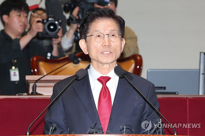 '단일화 압박' 항의하는 김문수 대선 후보 (출처=연합뉴스)