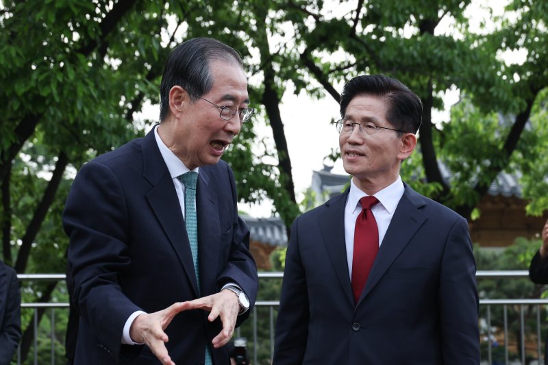 "12.3 내란과 똑같다" 국힘 후보 강제교체에 민주 비난