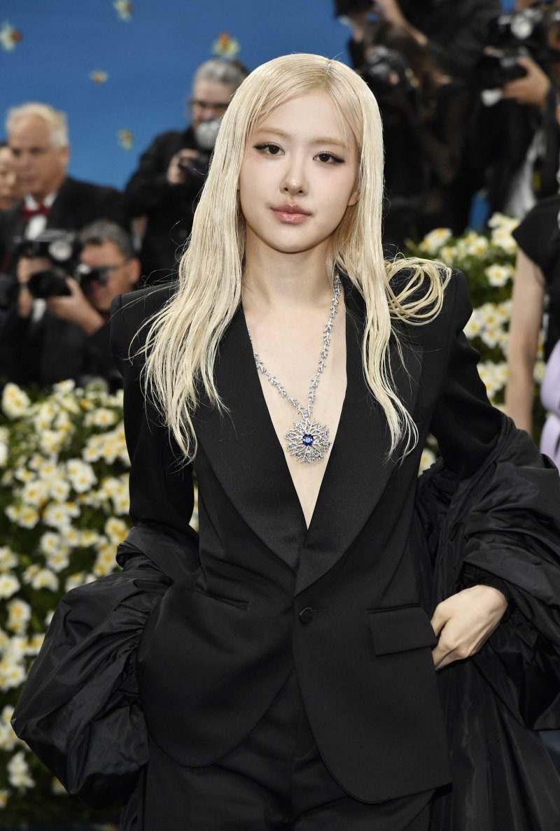 로제 '아파트', 英 싱글차트 29주 진입…캣츠아이 '날리' 52위로 데뷔