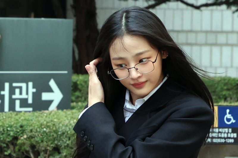 뉴진스 민지 "무식해 보일 수 있지만…멈추지 않을 것" 심경