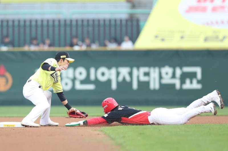 도루에 성공하는 KIA 박찬호 (출처=연합뉴스)