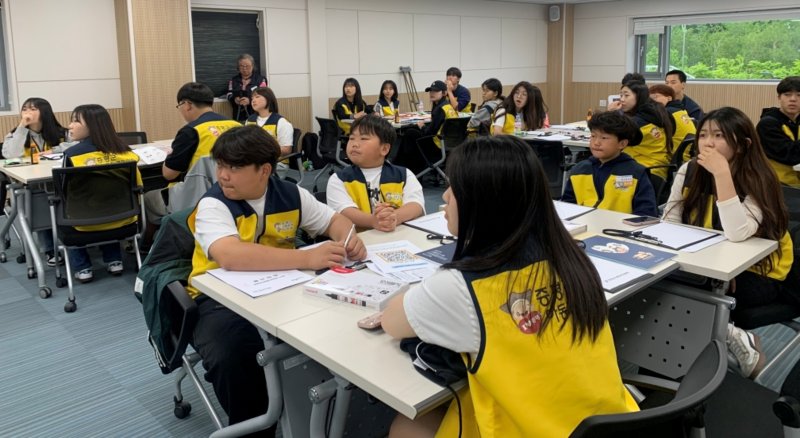 충북 증평군은 10일 독서왕 김득신문학관에서 증평군아동참여위원회 회의를 개최했다.(증평군 제공)/뉴스1