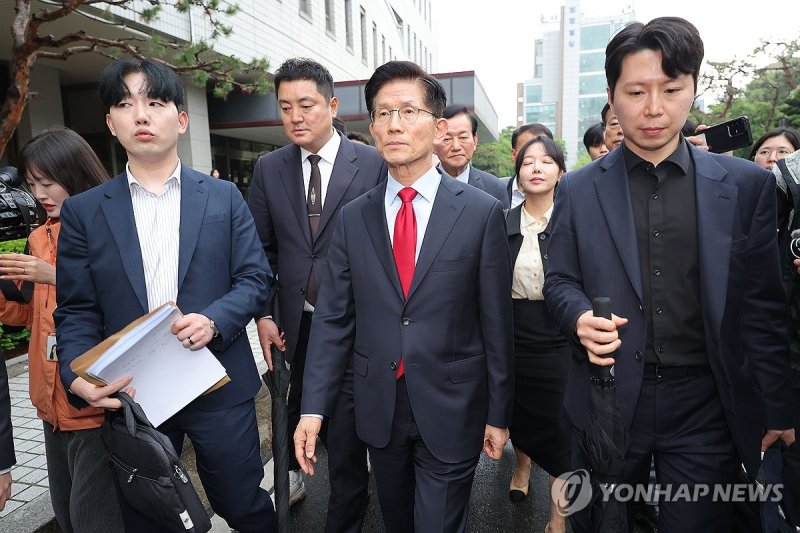 법정 나서는 김문수 후보 (출처=연합뉴스)