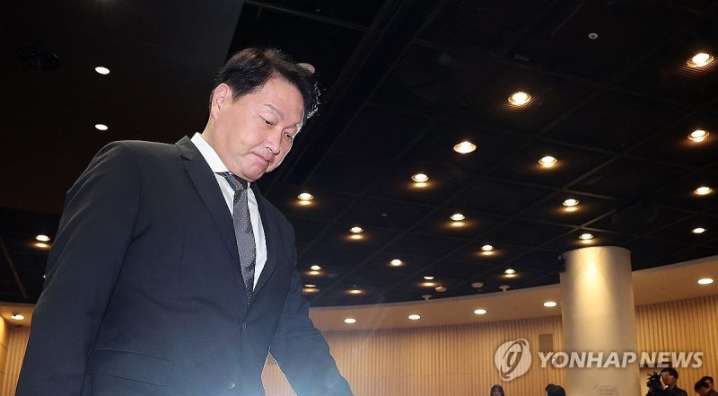 굳은 표정의 최태원 회장 (출처=연합뉴스)