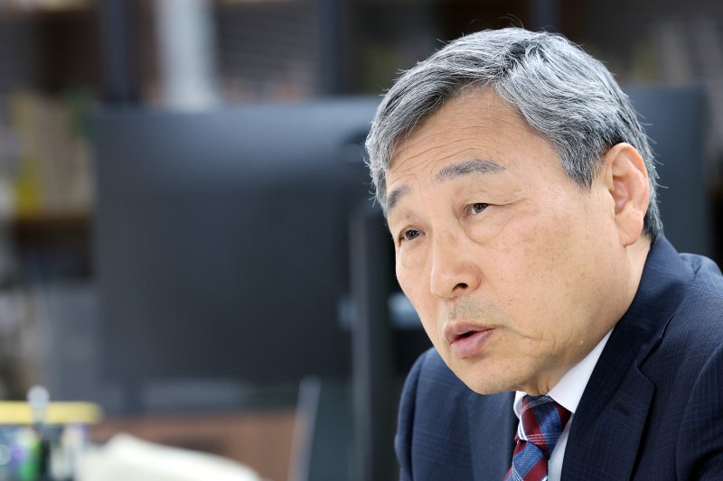 정근식 서울시교육감이 8일 서울 종로구 서울시교육청 집무실에서 뉴스1과 인터뷰를 하고 있다. 2025.5.8/뉴스1 ⓒ News1 이동해 기자