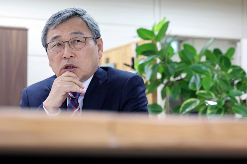 정근식 서울시교육감이 8일 서울 종로구 서울시교육청 집무실에서 뉴스1과 인터뷰를 하고 있다. 2025.5.8/뉴스1 ⓒ News1 이동해 기자