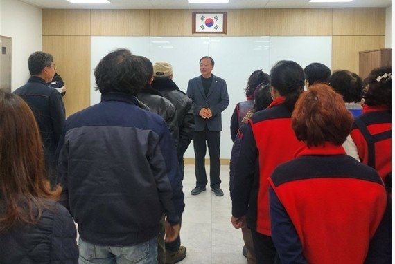 입주자대표회 활동하는 남씨 (출처=연합뉴스)