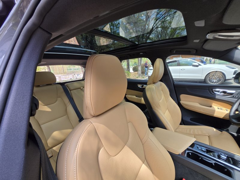 볼보자동차의 중형 스포츠유틸리티차(SUV) 'XC60' 실내 모습. 2025.04.21/뉴스1 김성식 기자