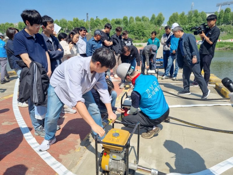 [서울=뉴시스] 풍수해 교육. 2025.05.11. (사진=강남구 제공) *재판매 및 DB 금지