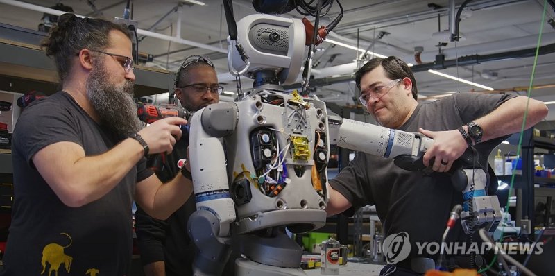 'AI, 휴머노이드가 미래' 삼성전자 전담조직 신설에...로봇주 볕 드나