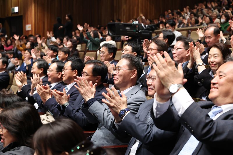 국세청, 모범 납세자 초청 '열린음악회' 개최