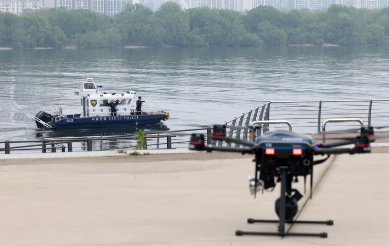 11일 서울 여의도 한강공원에서 한강경찰대 순찰정이 기동하고 있다. 2025.5.11/뉴스1 ⓒ News1 이승배 기자