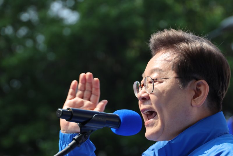 이재명 "AI·통상위기 넘겠다..위기 돌파할 준비된 경제대통령"