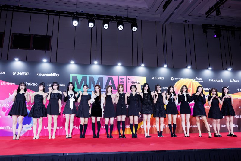 '걸스 네버 다이' 트리플에스, 이번 24人 완전체선 '연대' 노래합니다