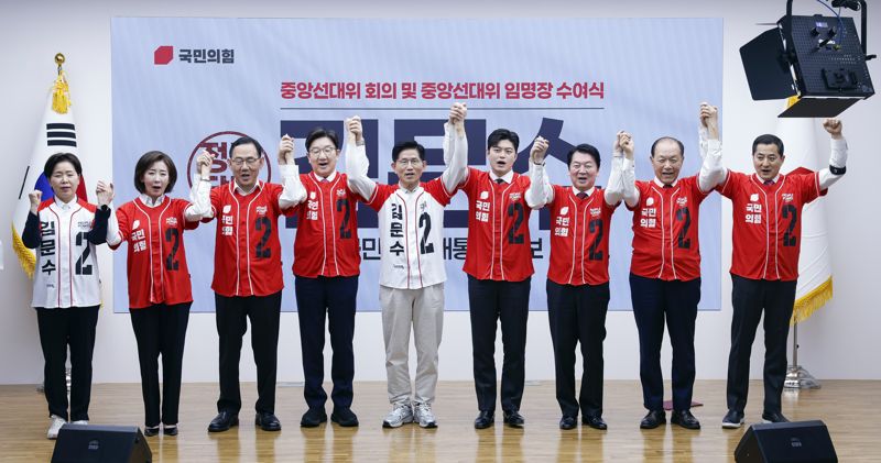 [영상] 김문수 “가짜 진보 확 찢어버리고 싶다”