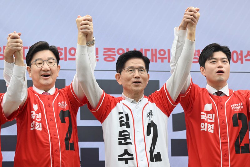 중수청 외연확장 노리는 김문수..서민 삶 애환 보듬기