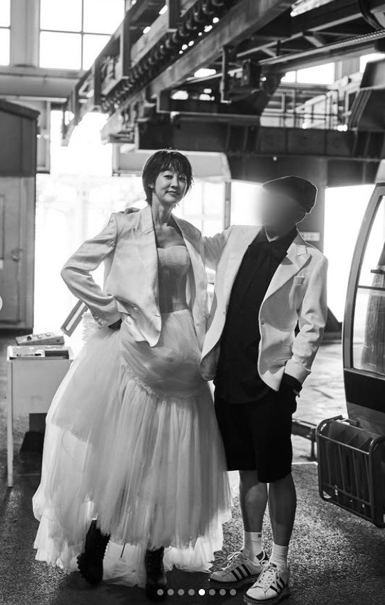 '불륜설 부인' 최여진, 7살 연상 돌싱♥과 웨딩화보 공개