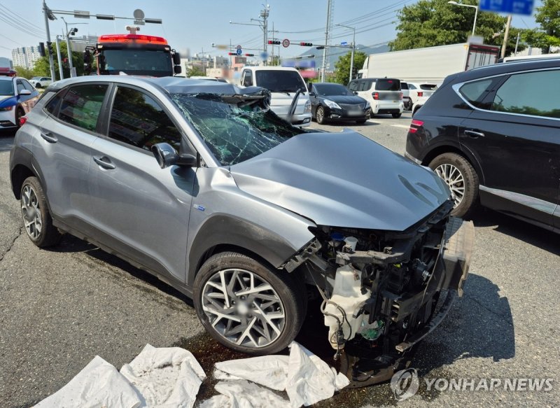 울산서 버스가 SUV 들이받아 19명 중경상 (출처=연합뉴스)