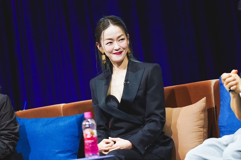 '하우스 오브 걸스' 김윤아, '엄마 미소' 장착…박수갈채 포착