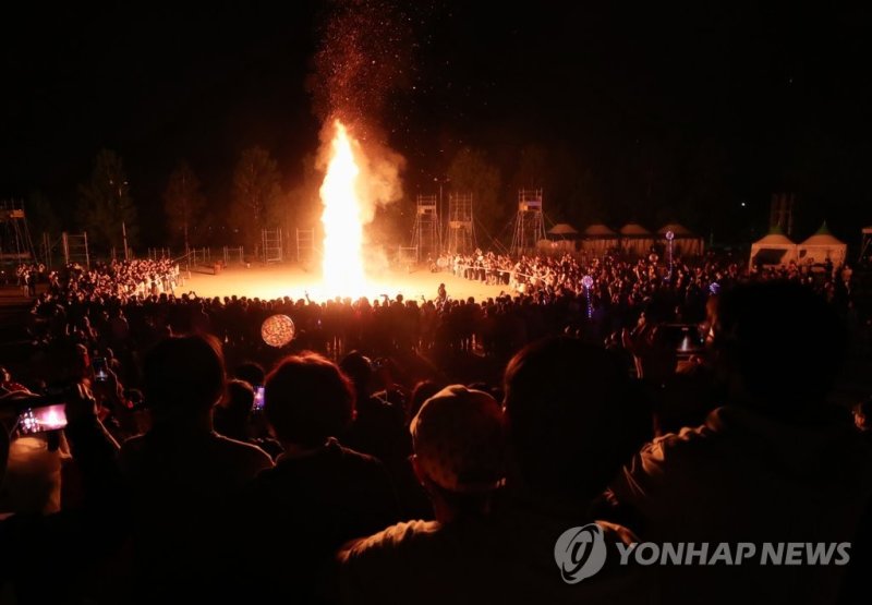 2022 춘천마임축제 '도깨비난장' (출처=연합뉴스)