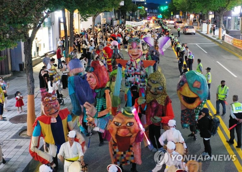 2022 춘천 인형극제 퍼레이드 (출처=연합뉴스)