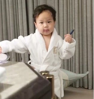 '슈돌' 정우, 마카오 조개 맛에 눈 번쩍 또 줘