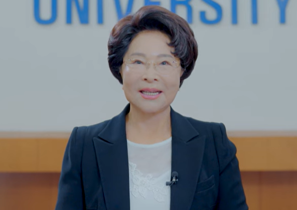 "꼿꼿한 허리, 풍성한 머리숱"..93세 이길여 가천대 총장 근황 '화제'
