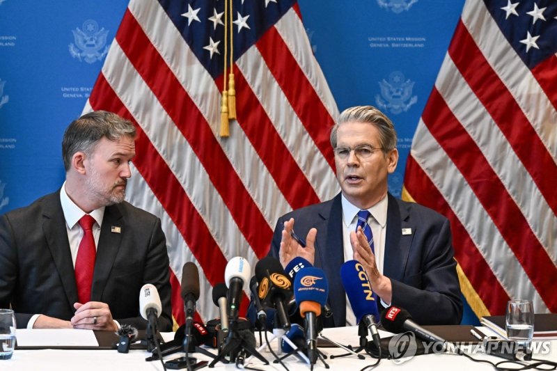 미중 무역합의 결과를 발표하는 미 정부 당국자들 (출처=연합뉴스)